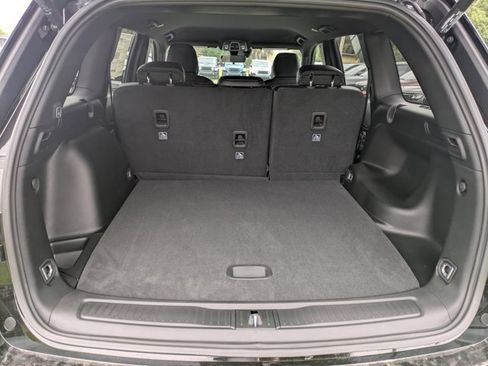 New 2025 Jeep Grand Cherokee Altitude image 11