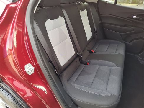 Used 2025 Chevrolet Trax LS image 33