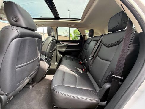Used 2017 Cadillac XT5 Luxury w/ Driver Awareness Package FWD image 18