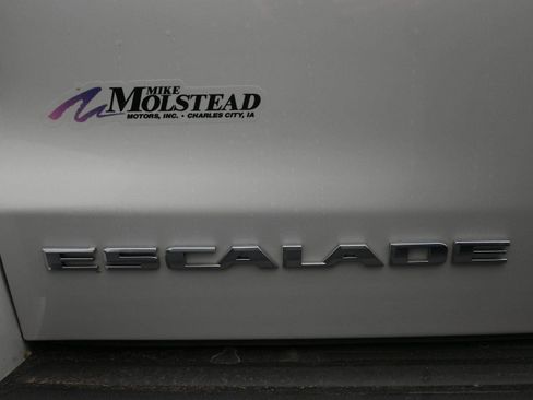 Used 2020 Cadillac Escalade Premium Luxury w/ LPO, Radiant Package image 18