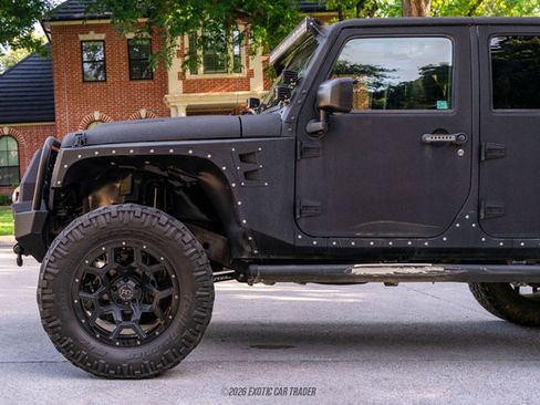 Used 2017 Jeep Wrangler Unlimited Rubicon w/ Connectivity Group AWD/4WD image 4