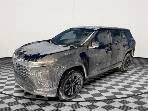 Used 2025 Chevrolet Equinox LT image 3