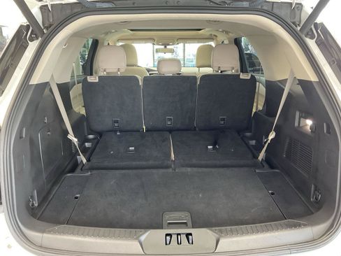 Used 2022 Ford Explorer XLT w/ Equipment Group 202A AWD/4WD image 22