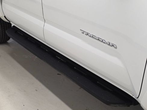 Used 2018 Toyota Tacoma TRD Sport w/ Technology Package AWD/4WD image 48