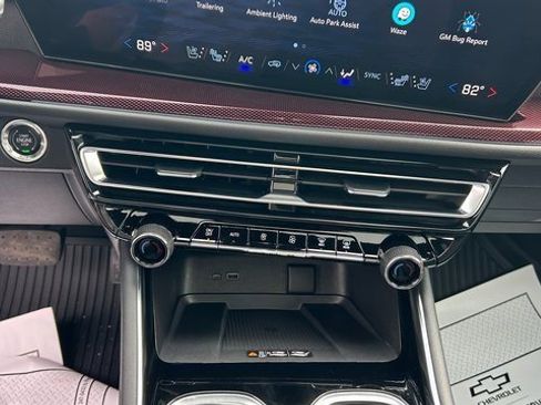 Certified 2024 Chevrolet Traverse RS image 30