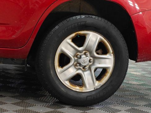 Used 2012 Toyota RAV4 4WD w/ Value Pkg image 32