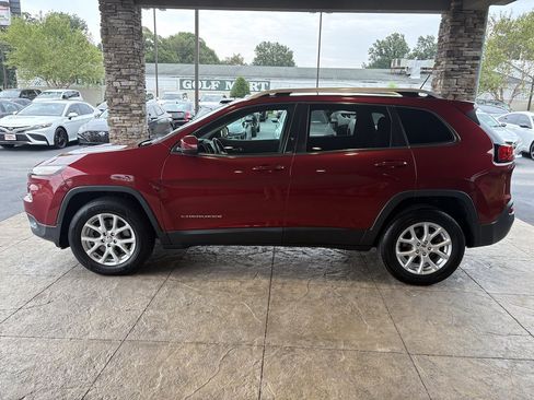 Used 2014 Jeep Cherokee Latitude AWD/4WD image 9