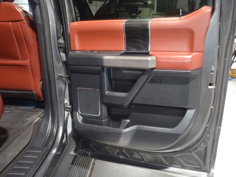 Used 2020 Ford F150 Platinum w/ Equipment Group 701A Luxury image 19