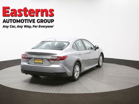 Used 2025 Toyota Camry LE image 39