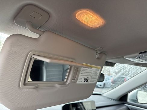 Used 2024 Mitsubishi Outlander SE Black Edition image 33