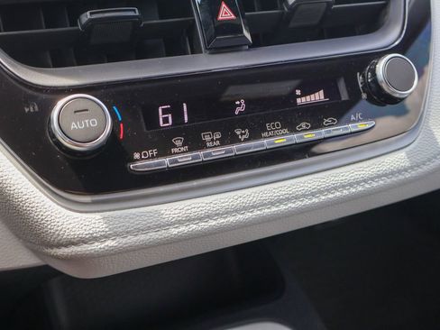 Used 2024 Toyota Corolla SE FWD image 15