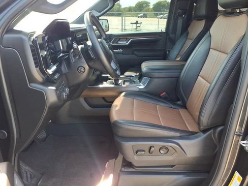 Used 2024 Chevrolet Silverado 1500 High Country w/ Technology Package AWD/4WD image 11