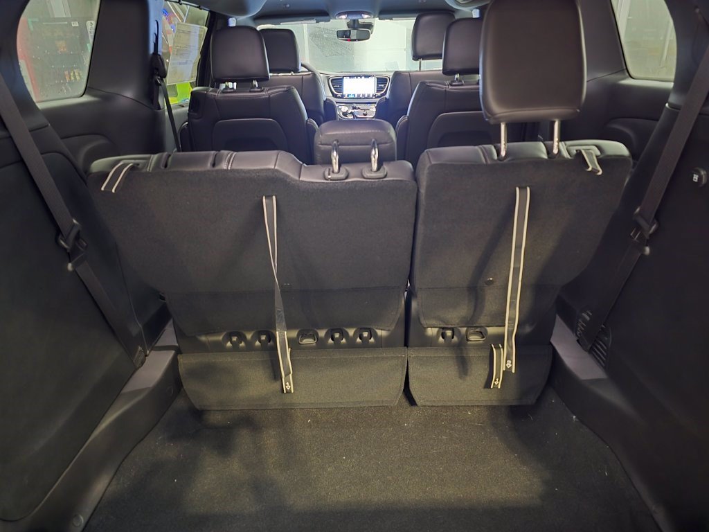 New 2027 Chrysler Pacifica Select FWD image 34