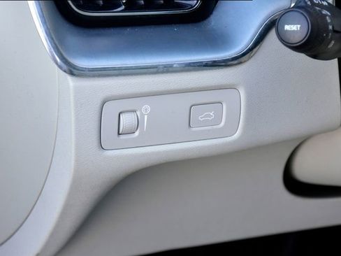 Used 2020 Volvo XC60 T5 Momentum image 27