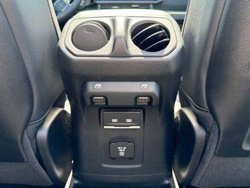 Used 2026 Jeep Wrangler Unlimited Rubicon AWD/4WD image 41