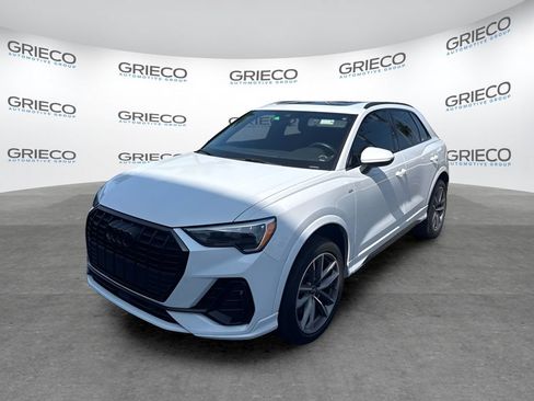 Used 2022 Audi Q3 2.0T Premium AWD/4WD image 3
