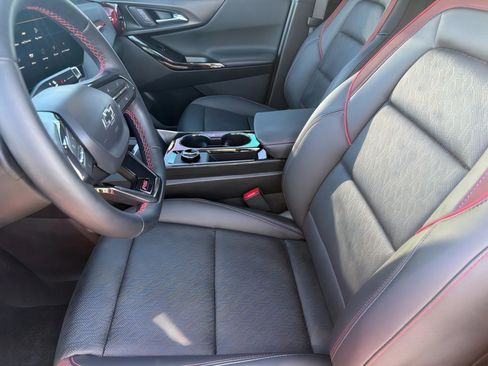 Used 2025 Chevrolet Equinox RS w/ Convenience Package III image 10