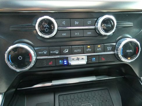 Certified 2023 Ford F150 Raptor w/ Raptor Carbon Fiber Package AWD/4WD image 32