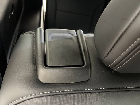 Used 2025 Buick Enclave Preferred AWD/4WD image 26
