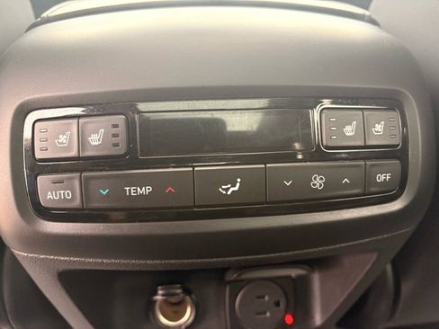 Used 2021 Hyundai Palisade Limited image 14