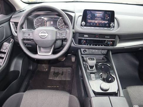 Certified 2025 Nissan Rogue SV AWD/4WD image 15