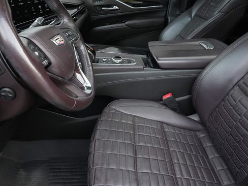 Used 2022 Cadillac Escalade Sport Platinum w/ Heavy-Duty Trailer Package AWD/4WD image 12