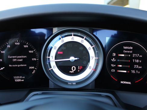 Used 2024 Porsche 911 Carrera image 16