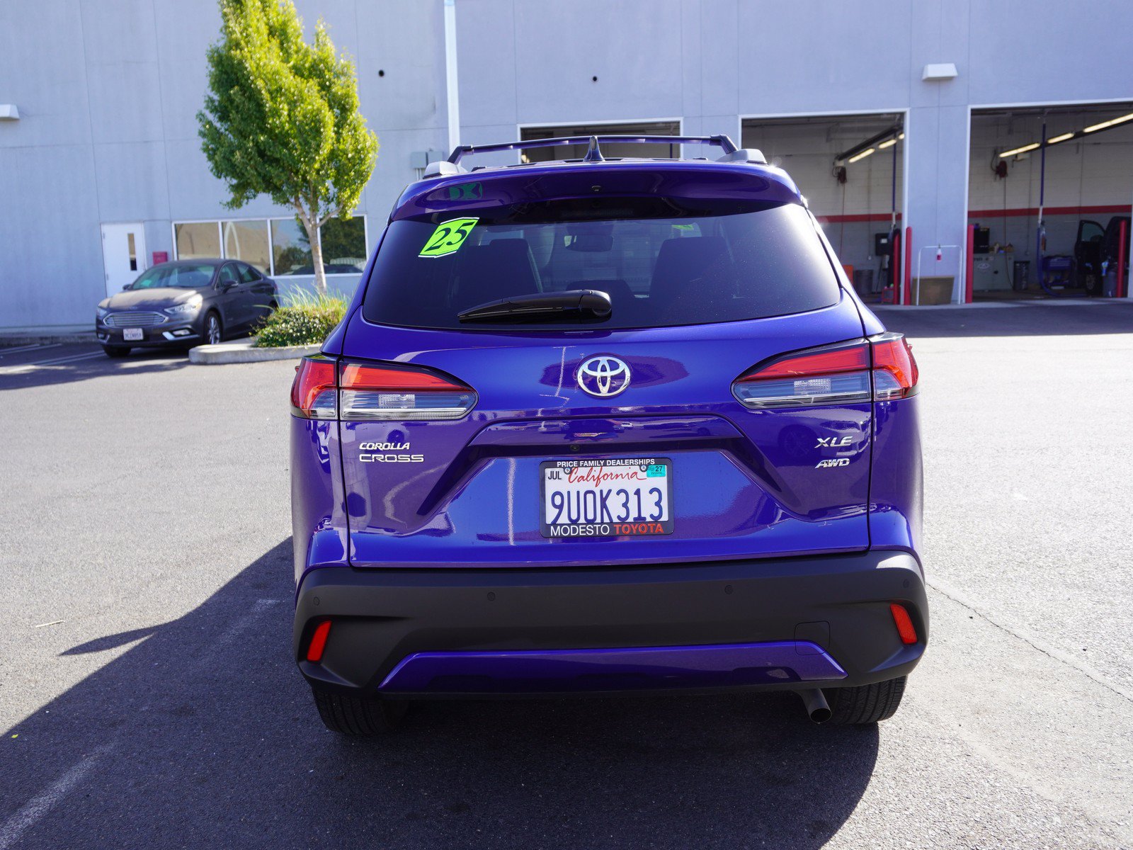 Used 2025 Toyota Corolla Cross XLE w/ Convenience Package AWD/4WD image 9