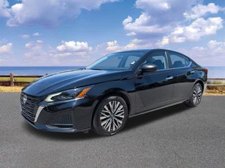 Used 2024 Nissan Altima 2.5 SV image 1