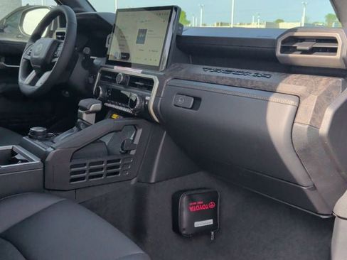 New 2026 Toyota Tacoma Limited AWD/4WD image 25