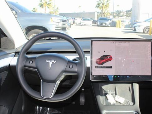 Used 2021 Tesla Model 3 Standard Range Plus image 14