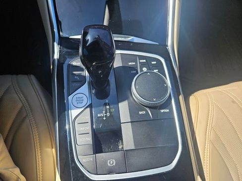 Used 2019 BMW 330i Sedan w/ Convenience Package image 18