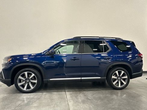 Used 2024 Honda Pilot Touring image 7