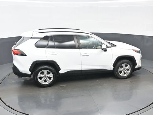 Used 2021 Toyota RAV4 XLE AWD/4WD image 39
