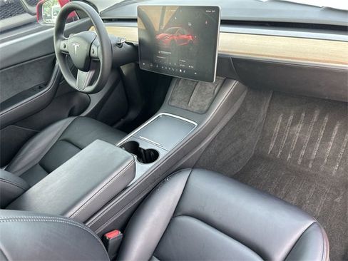 Used 2022 Tesla Model Y Performance image 13