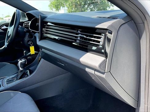 Used 2025 Volkswagen Jetta Sport FWD image 15