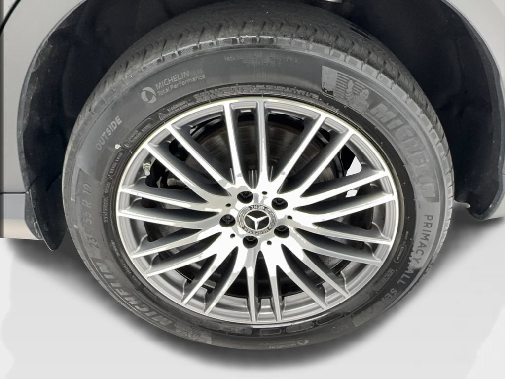 Used 2024 Mercedes-Benz GLC 300 4MATIC image 13