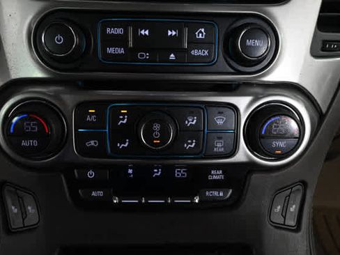 Used 2018 Chevrolet Suburban LT image 27