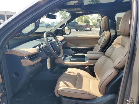 New 2027 Lincoln Navigator Black Label AWD/4WD image 12