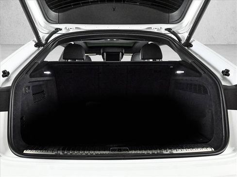 Certified 2025 Audi Q8 Prestige w/ Prestige Package image 6