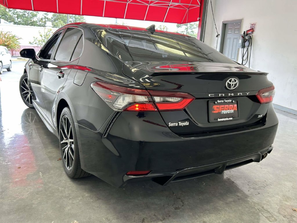 Used 2023 Toyota Camry SE FWD image 5