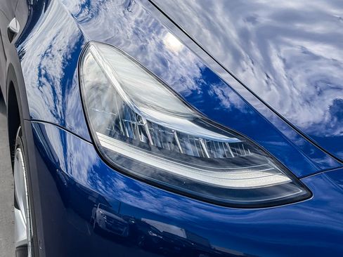 Used 2022 Tesla Model Y Long Range AWD/4WD image 7