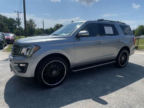 Used 2021 Ford Expedition XLT image 4