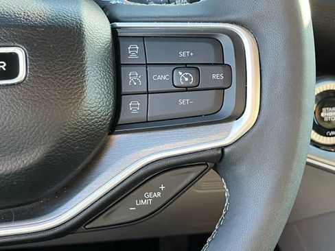 Certified 2025 Jeep Wagoneer 4WD image 19