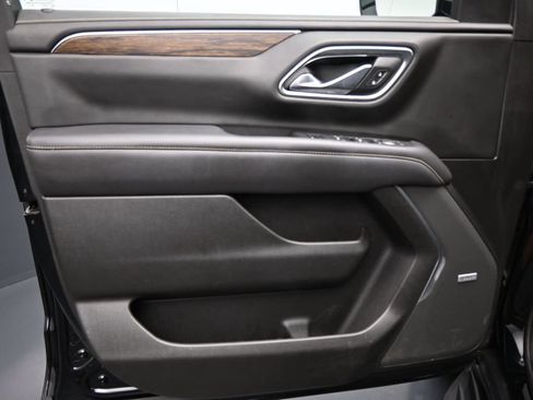 Used 2021 Chevrolet Tahoe Premier w/ Premium Package AWD/4WD image 10