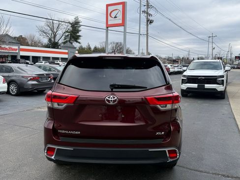 Used 2017 Toyota Highlander XLE image 12