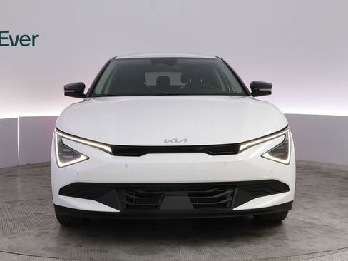 Used 2025 Kia EV6 Light RWD image 12