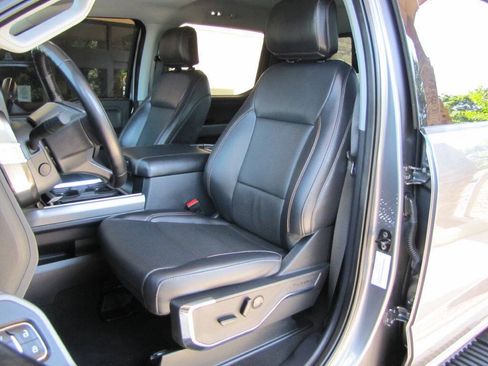 Used 2024 Ford F250 Lariat w/ Lariat Ultimate Package AWD/4WD image 16