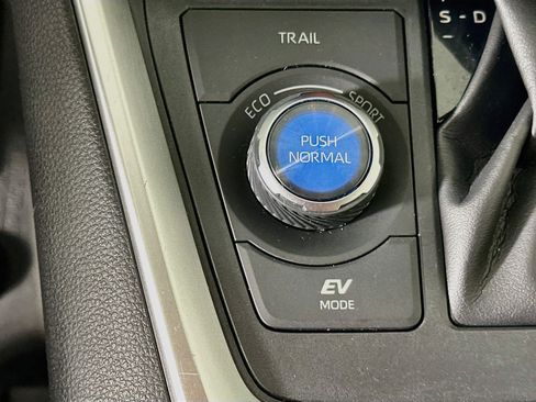 Used 2020 Toyota RAV4 Limited w/ All Weather Liner Package AWD/4WD image 26