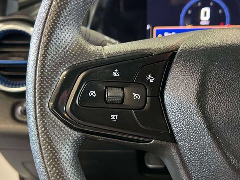 Used 2024 Chevrolet Trax LT FWD image 17